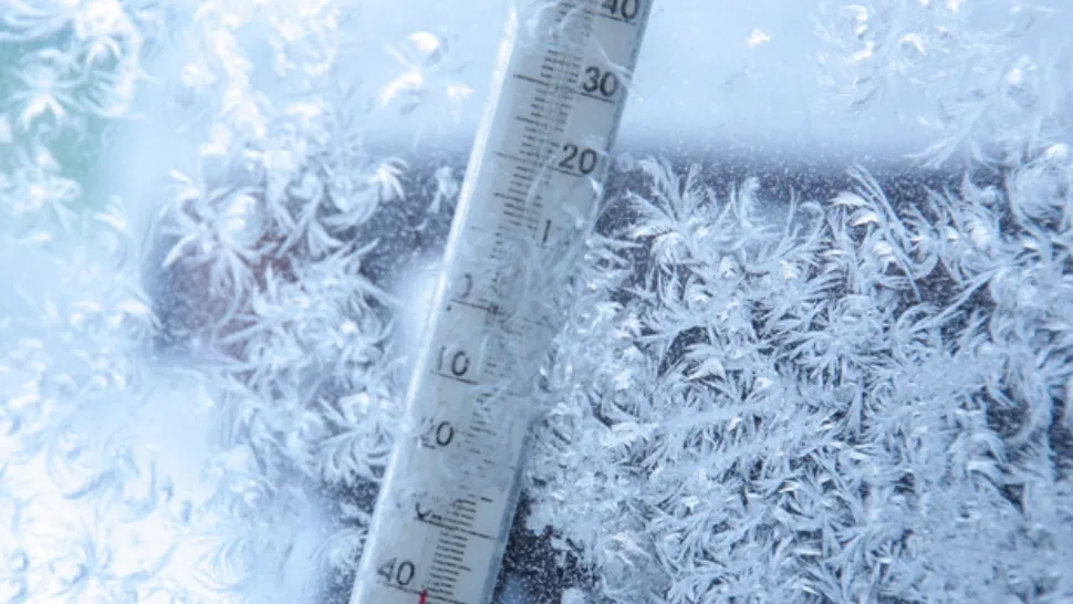 Vreme rece, precipitații mixte și vânt puternic, până sâmbătă dimineață. Avertismentul meteorologilor