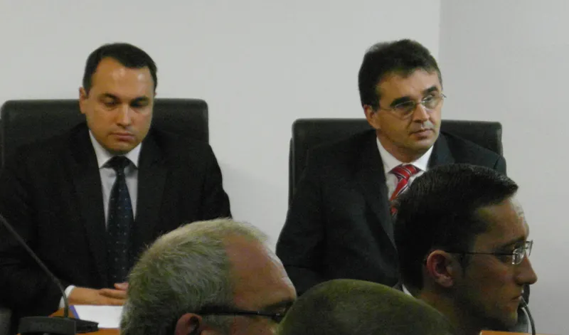 Primarul Misăilă cumpără, din banii focșănenilor, stilouri de lux, cu 16 mii de euro, pentru a marca Mica Unire