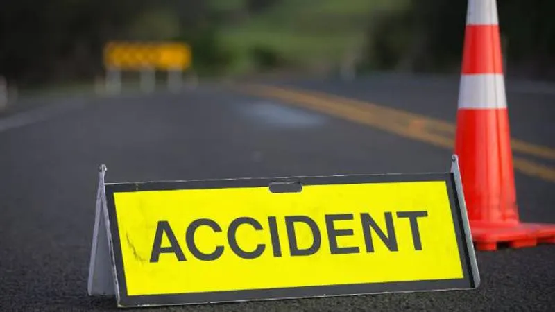 Femeie rănită într-un accident pe E85