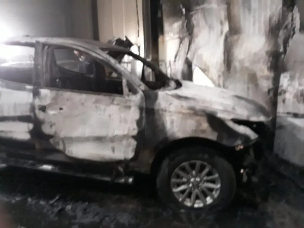 FOTO  Alertă: 4 autoturisme distruse de incendii, în Vrancea