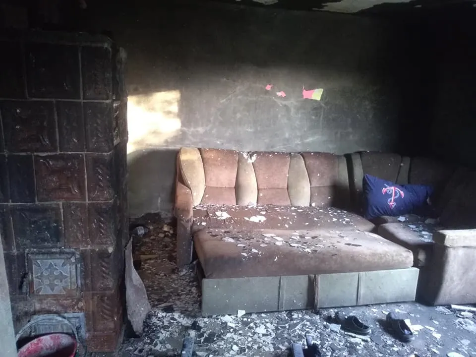 FOTO  Ce a mai rămas din casa arsă azi-noapte, la Odobești