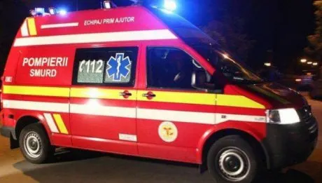 ULTIMA ORĂ  Bărbat găsit mort în apartament. Femeie preluată de ambulanță, după ce se intoxicase cu o substanță necunoscută