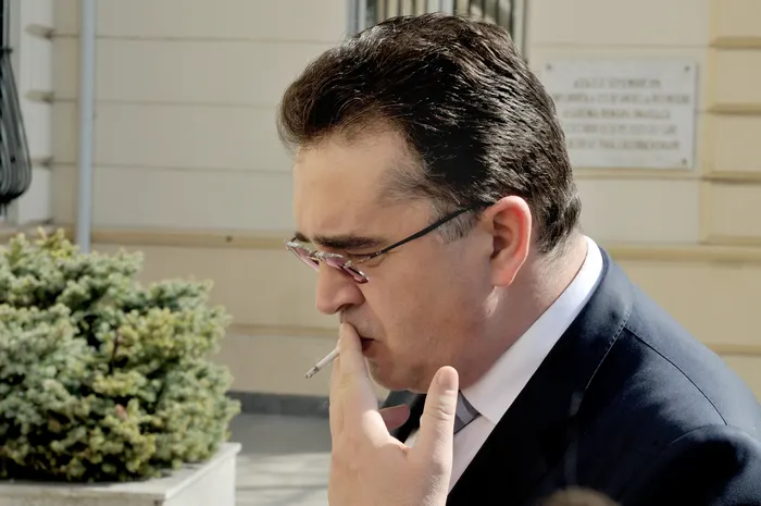 USR cere ANAF să-l caute la avere pe baronul Oprișan. "Sperăm că ANAF va fi la fel de vigilentă cum e cu românii cu conturile blocate"