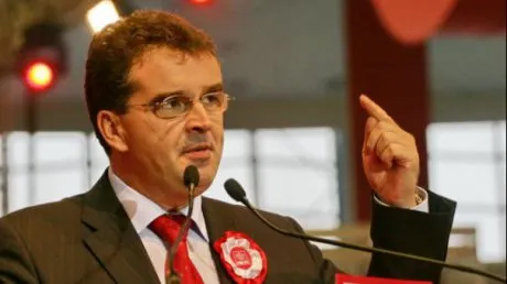 Baronul Oprișan în delir: cere amnistie și grațiere. Cere SRI și SIE ca România să aibă președinte "român"