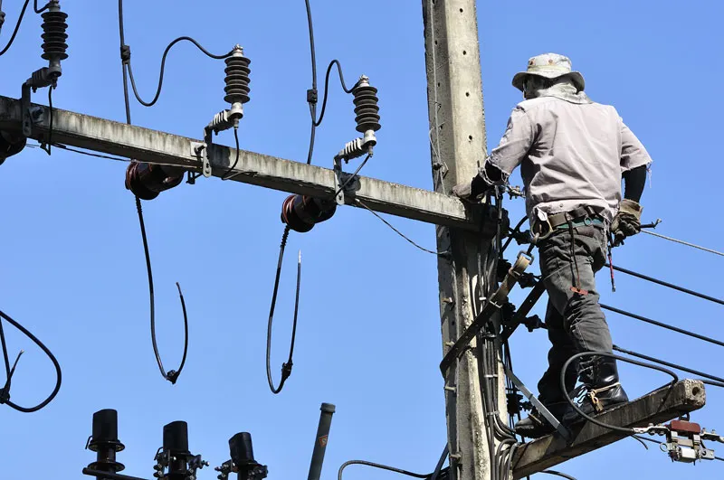 Circa 1.000 de abonați Electrica, fără curent electric