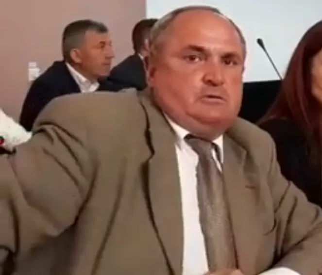 VIDEO Consilier PSD din Focșani, despre colegii din Opoziție: ia pistolul și împușcă-i, că nu votează nimic!