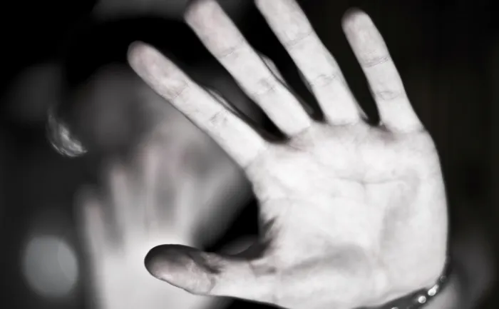 Bărbatul acuzat de corupere sexuală a unui minor, cercetat în stare de libertate