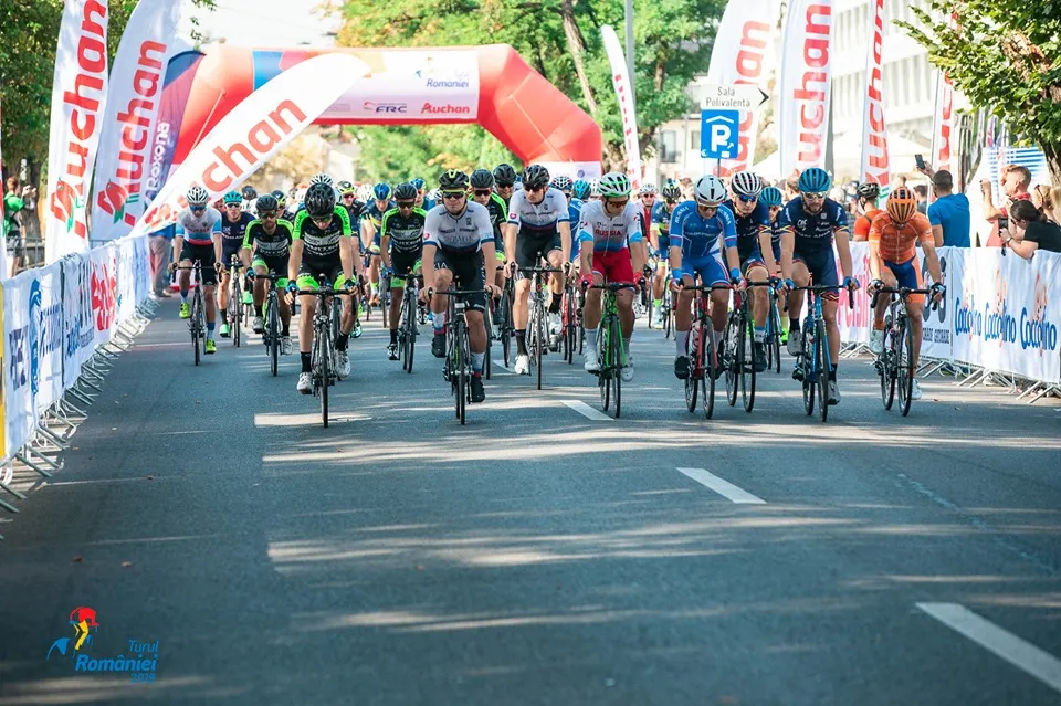 Cicliștii din ”Mica Buclă” se opresc, astăzi, la Focșani. Restricții de trafic pe DN 2D și în Focșani