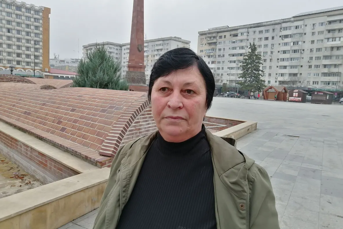 VIDEO: O femeie din Focșani și-a găsit soțul, decedat de șase luni, pe listele de vot