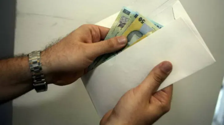 ULTIMA ORĂ Un polițist vrâncean a refuzat o mită de 5 mii de lei
