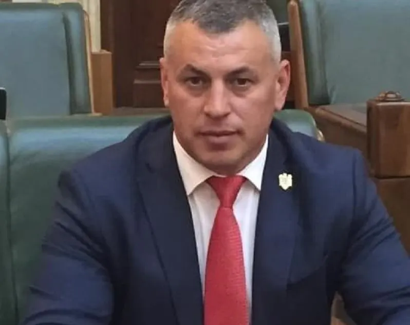 Liberalul fără bacalaureat la 42 de ani - candidatul PNL la Primăria comunei Vidra