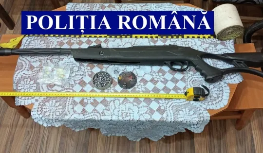 VIDEO Percheziții în Vrancea la traficanții de arme și de substanțe periculoase