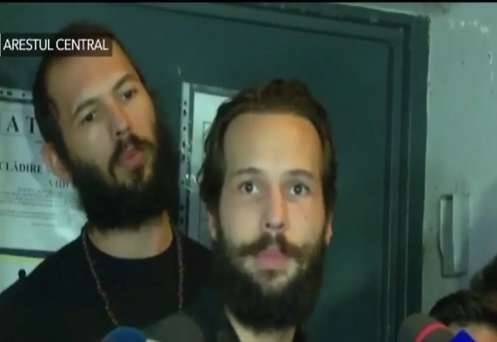 Frații Tate au făcut o suma colosală din servicii videochat