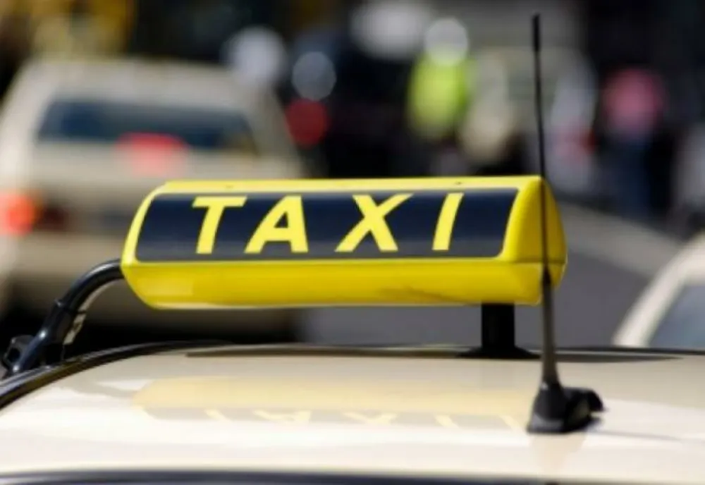 Taximetriștii din înteraga țară au ieșit în stradă să protesteze