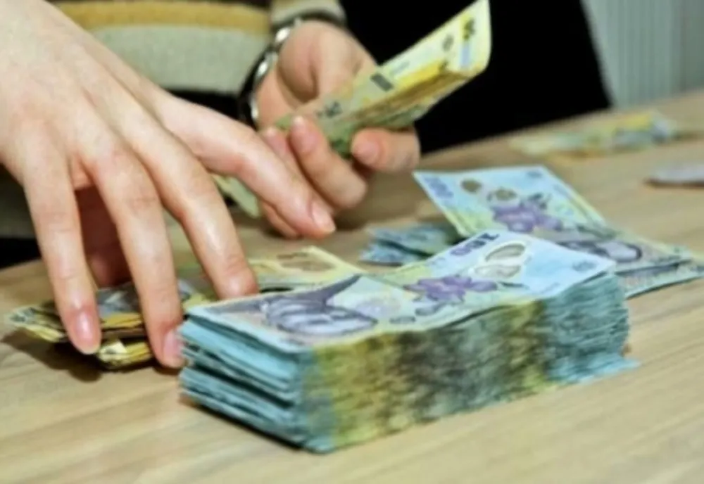 Cine este bugetara care a pus țara pe jar cu naționalizarea pilonului 2 de pensii