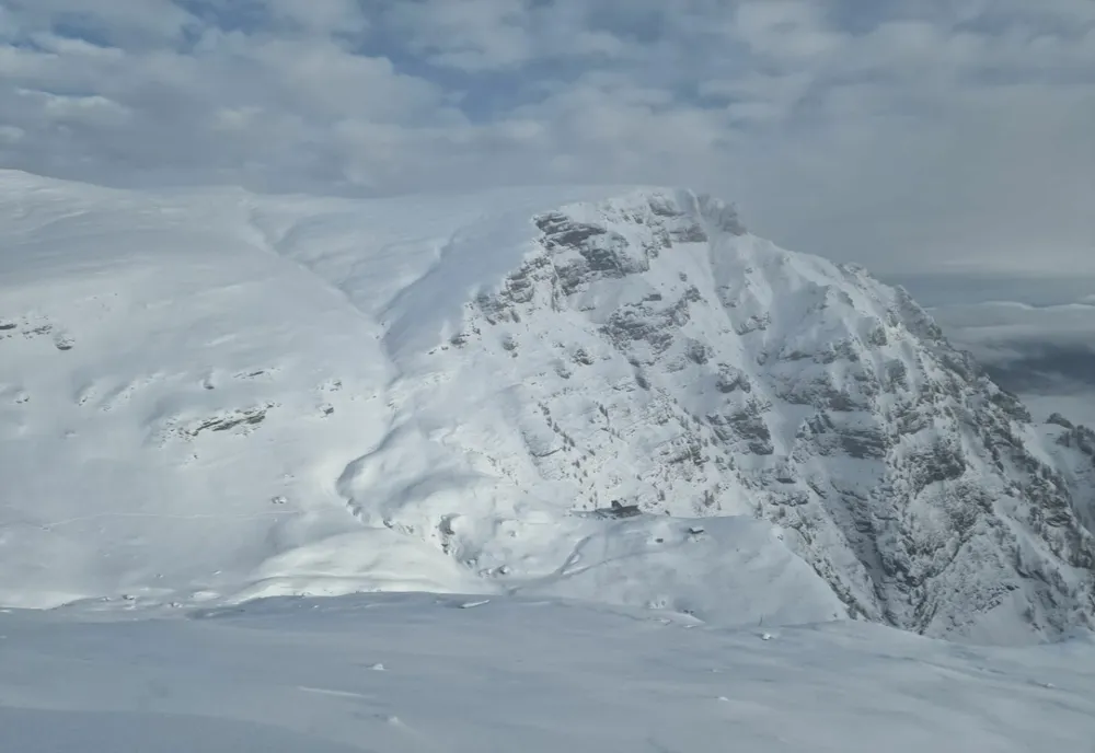 PROGNOZĂ IARNA 2025-2026: ANOMALII ALE VORTEXULUI POLAR ANUNȚĂ GER ȘI ZĂPADĂ ABUNDENTĂ ÎN ROMÂNIA