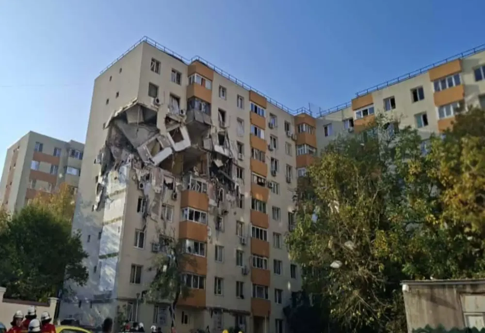 TRAGEDIA DIN RAHOVA, RĂSTURNARE DE SITUAȚIE. PROPRIETARII BLOCULUI, ARȘI LA BUZUNAR: „DIN STĂPÂNI ÎN CASELE NOASTRE, CHIRIAȘI DUPĂ EXPLOZIE”