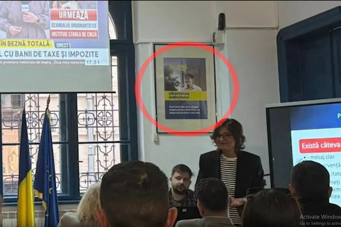Dovada că manipulările grosolane de la televiziunea fugarului Ghiță au gir de la nivel înalt. O realizatoare România TV face training de comunicare la PNL – FOTO