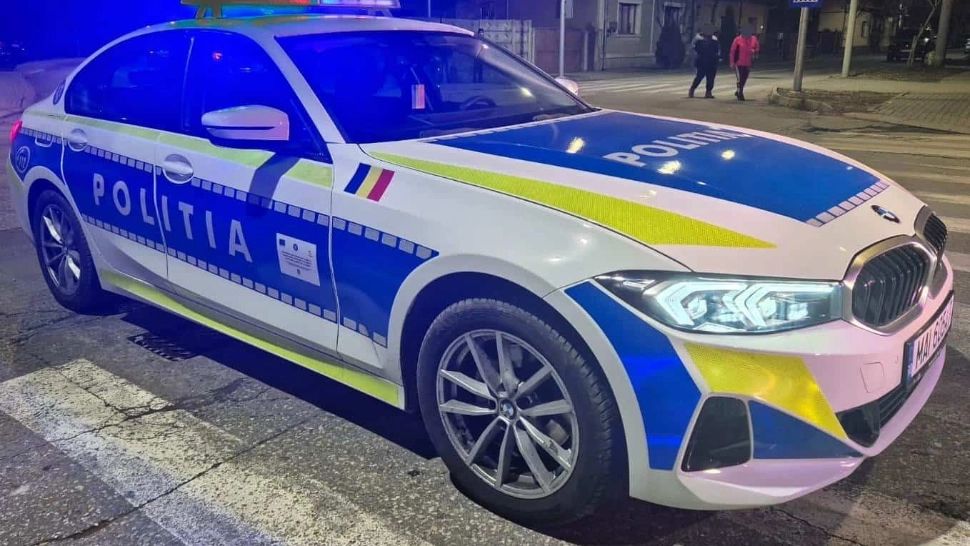 Bărbat de 70 de ani, prins în flagrant când primea 5.000 de euro și 10.000 de lei