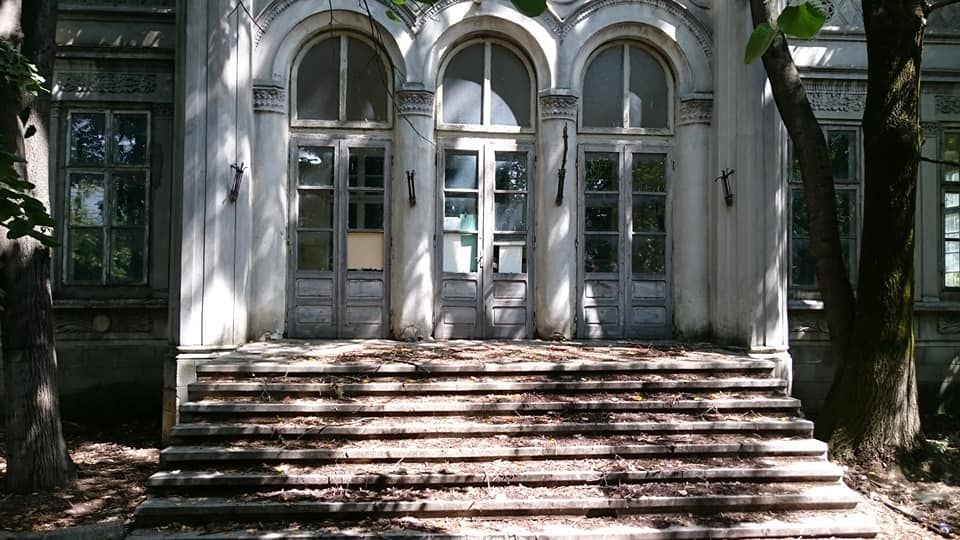 GALERIE FOTO focsaniulvechi.ro Superba Casă Apostoleanu, lăsată în paragină de baronul Oprișan