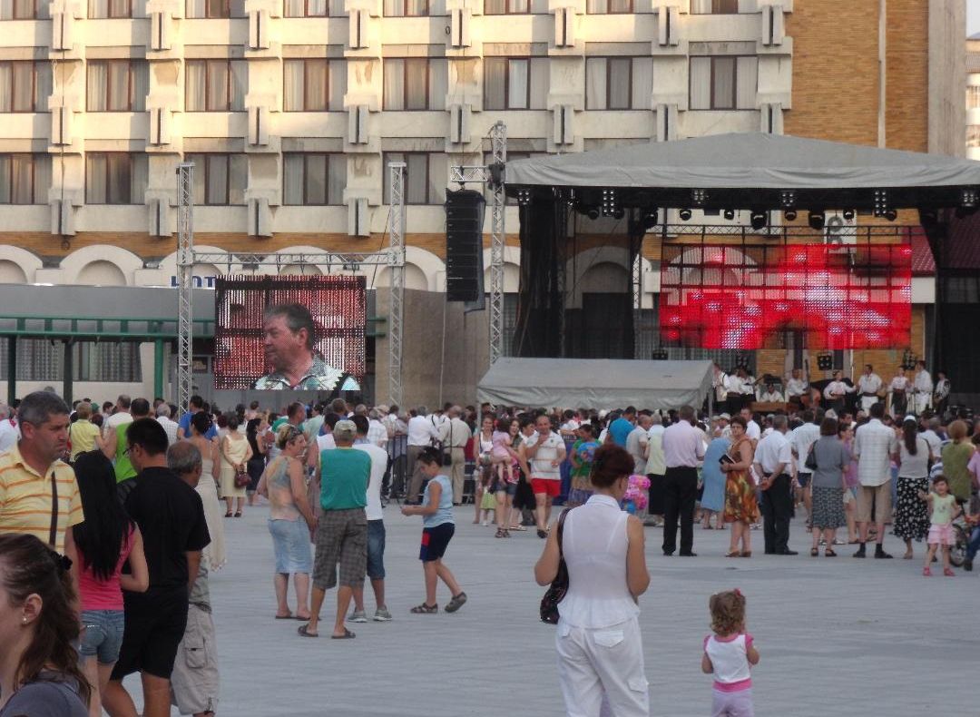 Risipă de bani publici de Zilele Focșaniului: 200.000 de euro pentru spectacole de muzică ușoară
