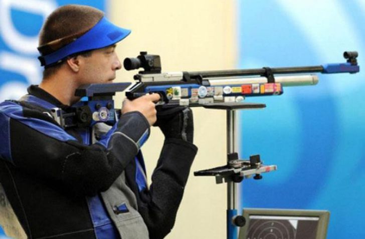 Campionul olimpic Alin Moldoveanu a câștigat un concurs desfășurat în noua sală de tir de la Focșani
