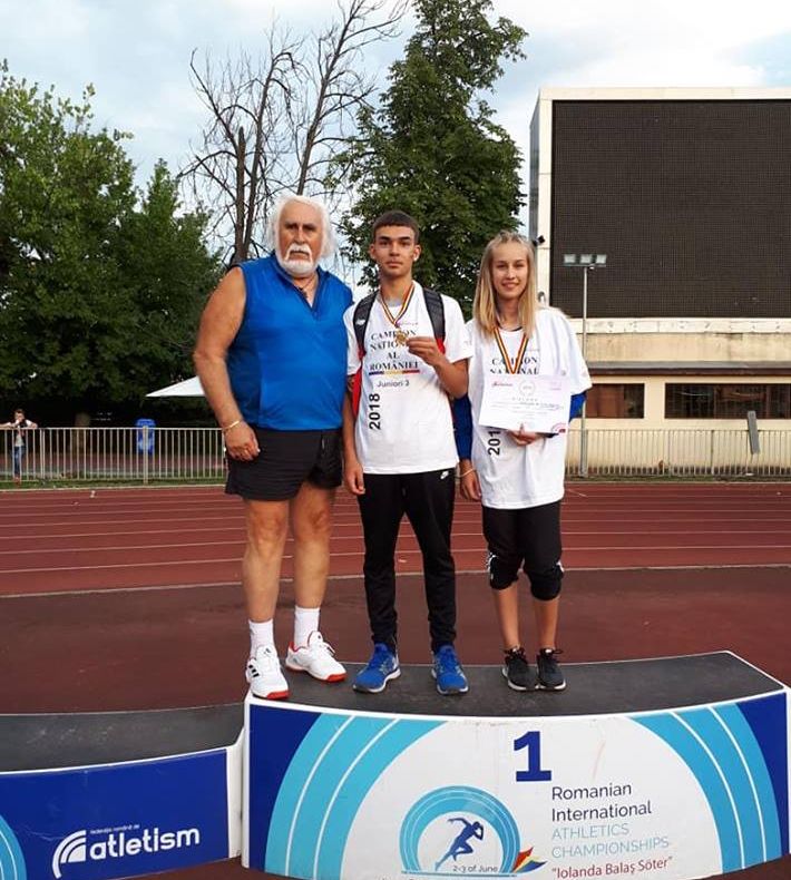 FOTO  Trei medalii de aur pentru tinerii sportivi de la CS Atletic Adjud