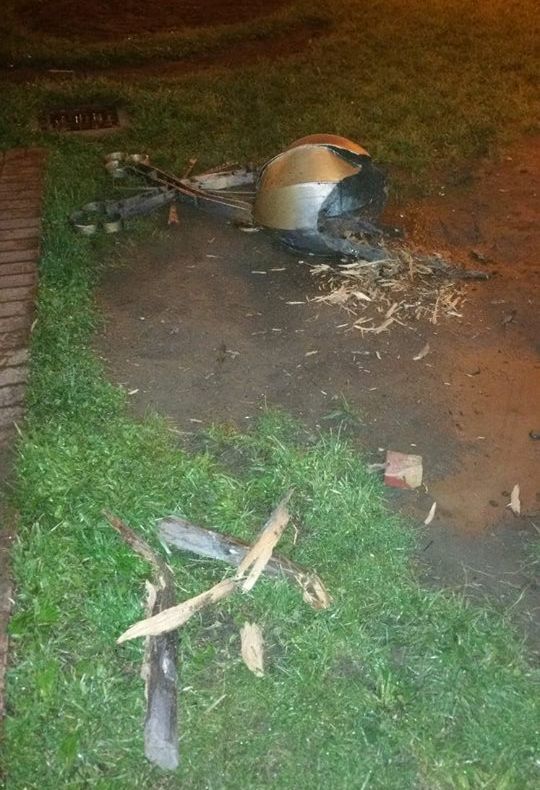 Pericol la paranghelia Focșaniului: o cruce de pe biserica din Piața Unirii a căzut de pe cupolă