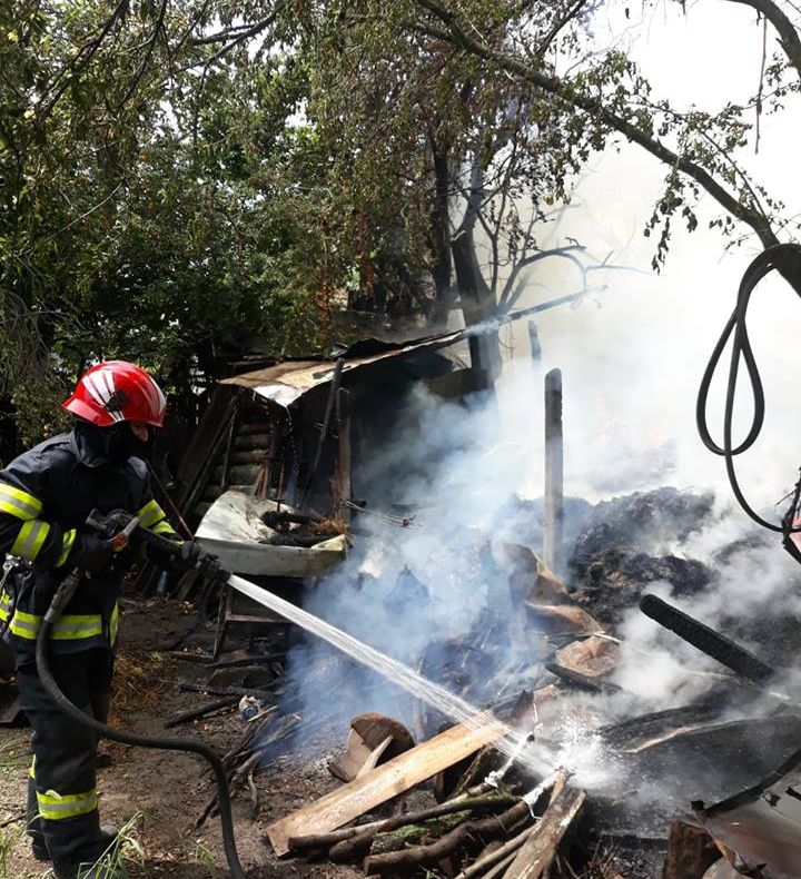 ULTIM ORĂ  Incendiu la o gospodărie din comuna Nănești