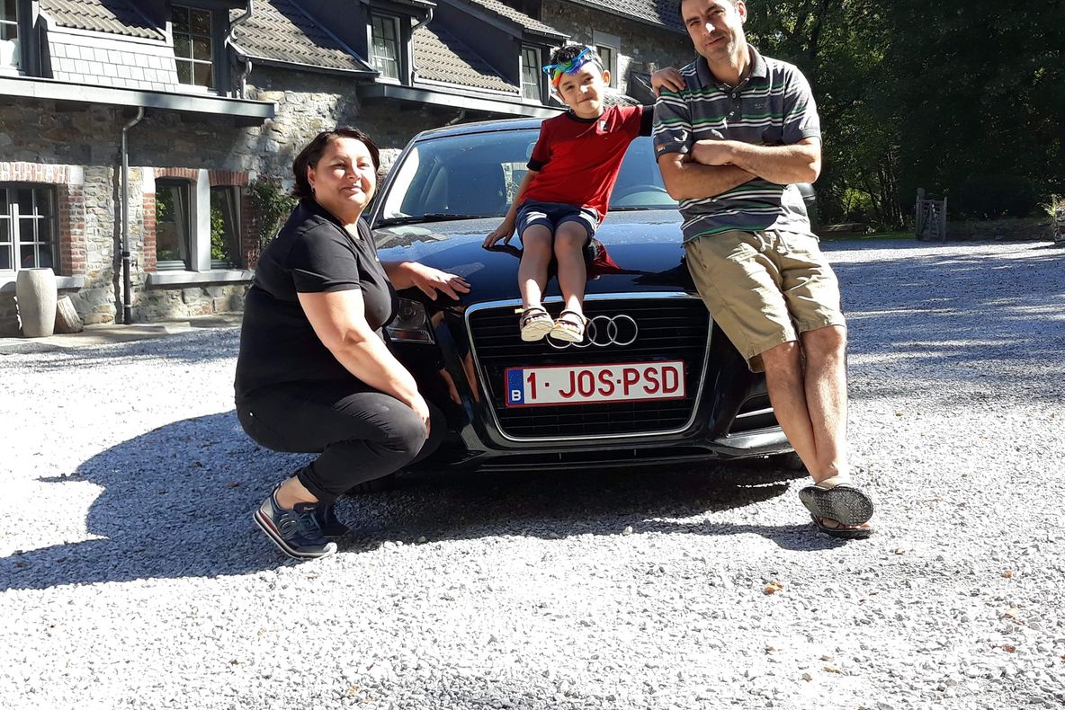 Un român cu număr anti-PSD anunță că va intra în țară, din Belgia