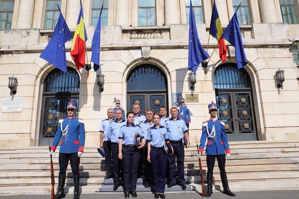 FOTO  Polițiști vrânceni, premiați de MAI pentru salvarea oamenilor afectați de inundații