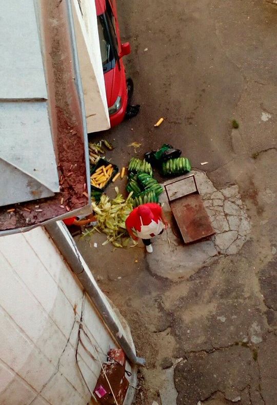 ALERTĂ: Știți ce mâncați la Zilele Focșaniului? Imagine revoltătoare cu pregătirea porumbului pentru consum