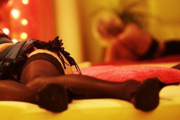 ULTIMA ORĂ  Rețea internațională de prostituție, cu ”acțiuni” într-un apartament din Focșani, destructurată de DIICOT