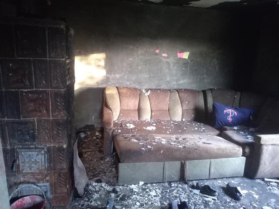 FOTO  Ce a mai rămas din casa arsă azi-noapte, la Odobești