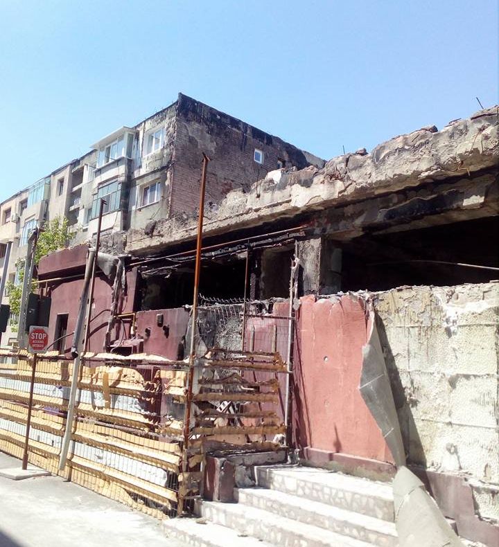 VIDEO Liberalii spun că patronul pensiunii Monte Carlo (care a ars acum doi ani) vrea să reconstruiască bomba