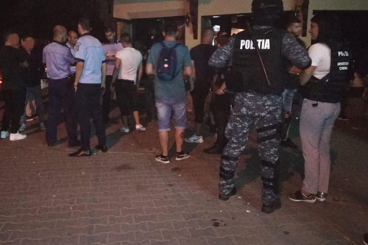 FOTO  Barurile și cluburile din Focșani, ”călcate” de polițiști