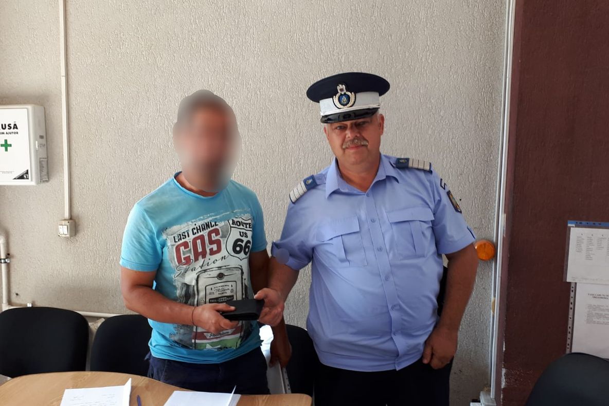 Un vrâncean și-a recuperat, de la un jandarm, portofelul uitat la Trezorerie