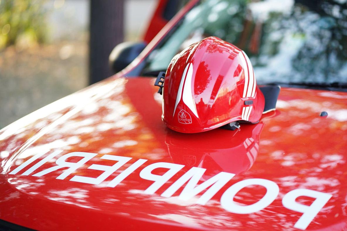 ULTIMA ORĂ  Motorul unui tir a luat foc în benzinărie