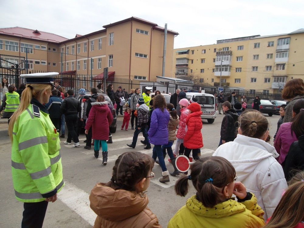 ÎNDRĂZNEȘTE SĂ CREZI Vrancea începe școala cu doar 13 școli gimnaziale autorizate sanitar, din 114