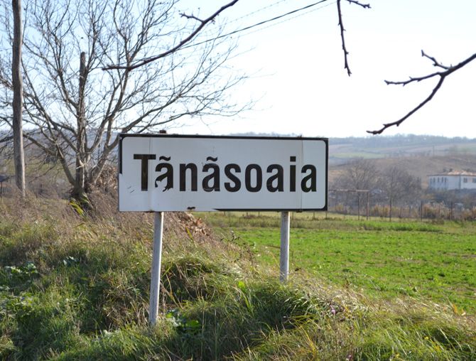 Cadavrul unui bărbat, scos dintr-un pârâu din comuna Tănăsoaia