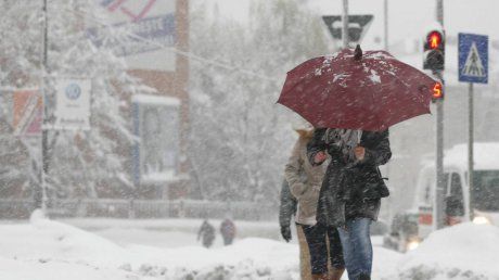 ULTIMA ORĂ: Cursurile școlare se suspendă în Vrancea, din cauza viscolului