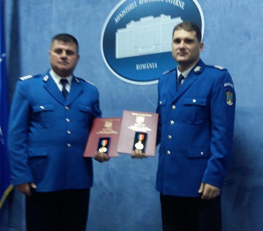 Emblema de Onoare a MAI pentru doi jandarmi vrânceni