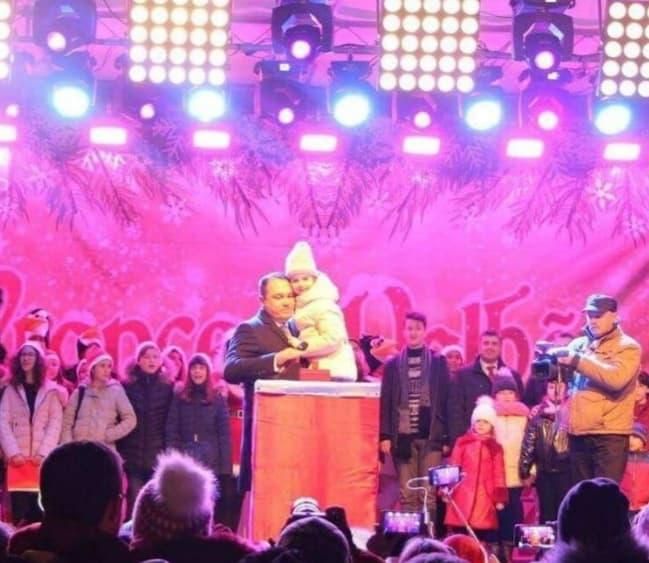 Luminițele de sărbători se vor aprinde de Moș Nicolae