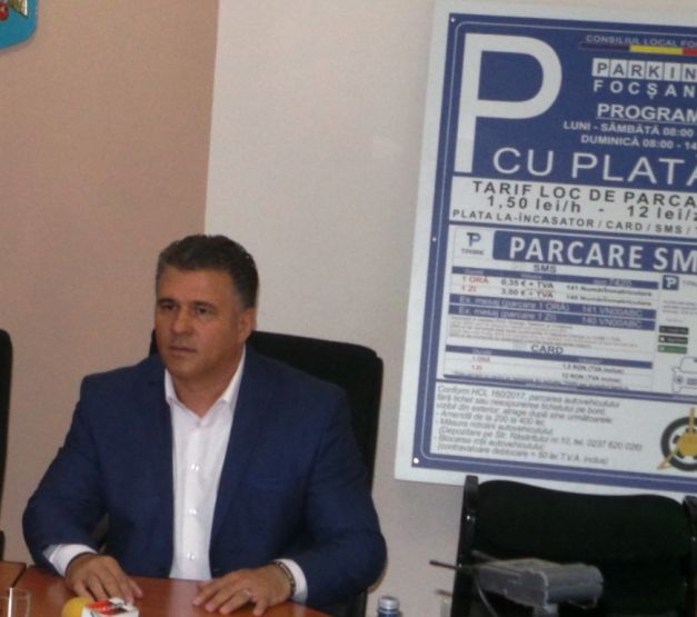 FOTO - VIDEO Cum și-a dat directorul Parking, sieși, trei locuri de parcare