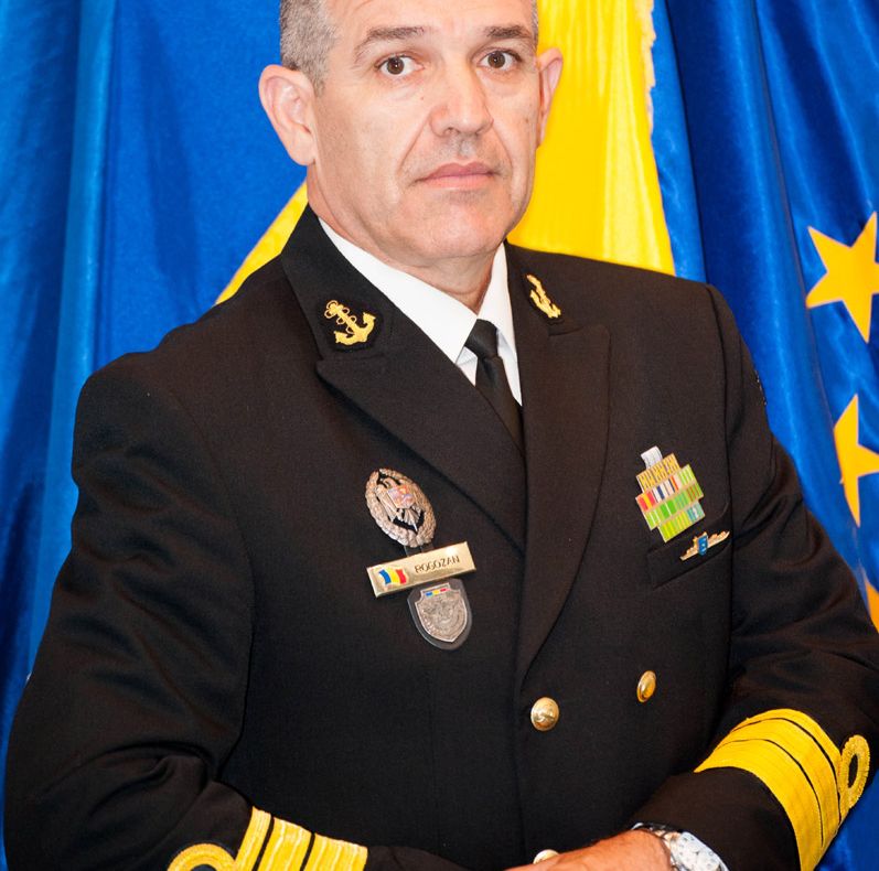 Un șef din Forțele Navale Române - contraamiralul Cornel Rogozan - cetățean de onoare al comunei Păunești