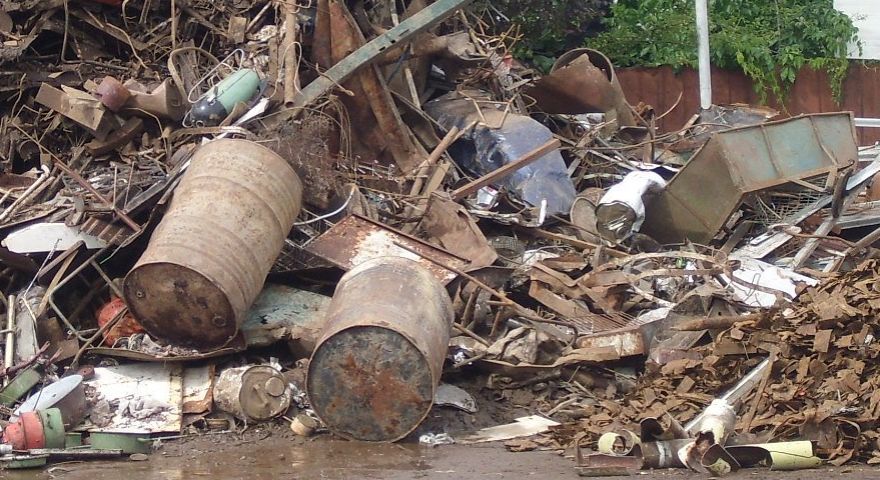 Un vrâncean a rămas fără sute de kilograme de fier vechi. Polițiștii din Brăila l-au și amendat