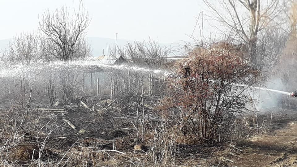 ULTIMA ORĂ   Trei incendii de vegetație în același timp