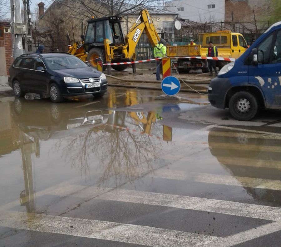 Dorel a dat lovitura la țeava de apă de pe Strada Cotești