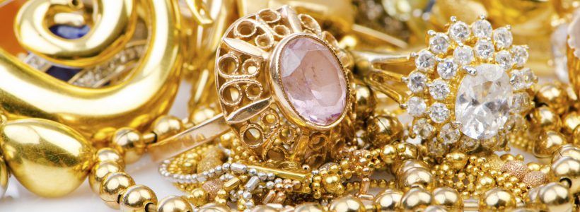 Furt de bijuterii de aur, la Dumitrești