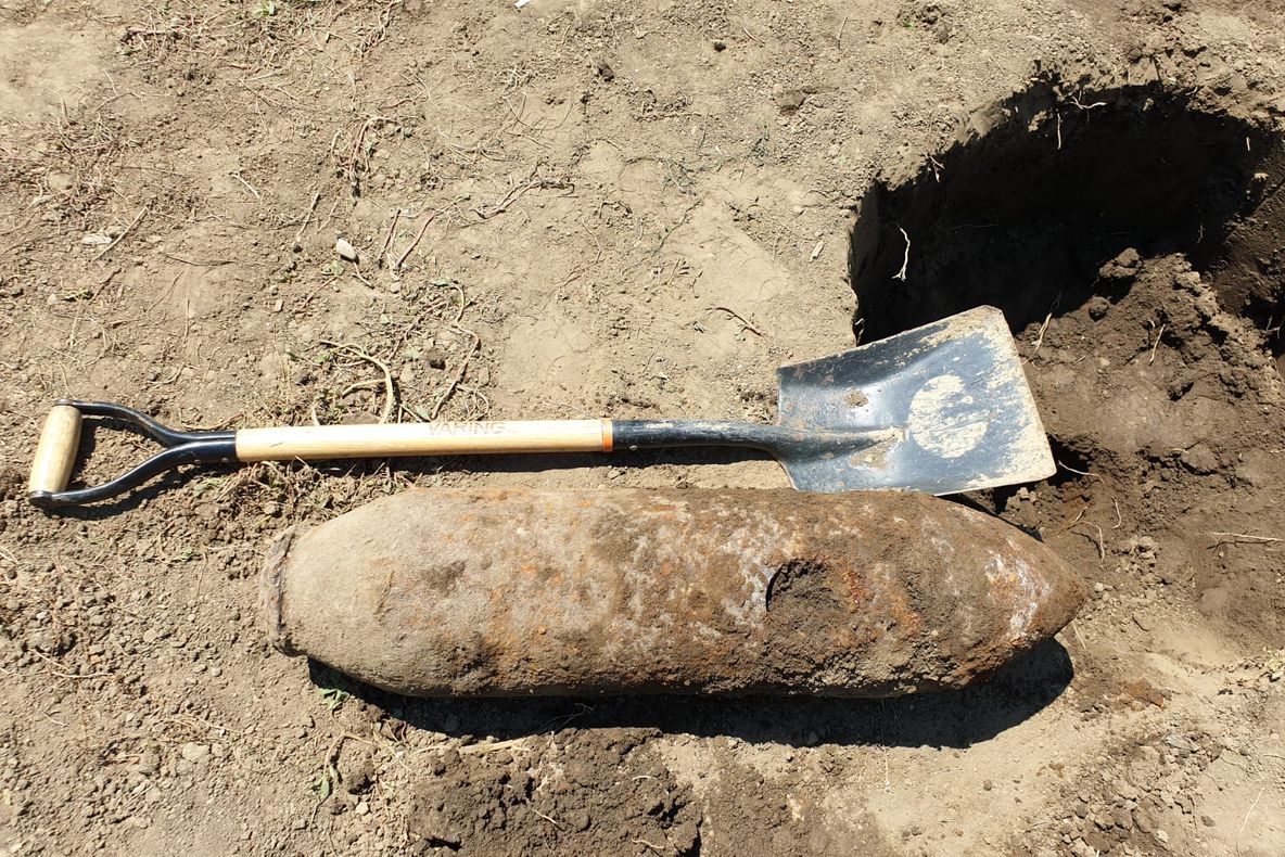 Bombă din cel de-al doilea război mondial, găsită într-o grădină din Gologanu